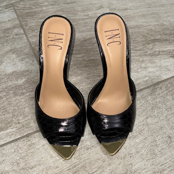 INC International Concepts Black and Gold Heels - Picture 3 of 8